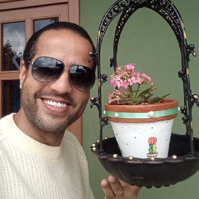 TomArtesao's profile picture. ❤️ Artesão por amor 
🎨🖌️Artesanato
🎥 🟥 Canal do YouTube: Aprendendo com Tom Artesão