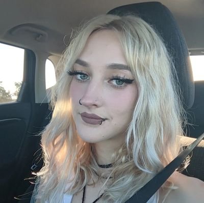 v3nusdre4ms's profile picture. hail yourself