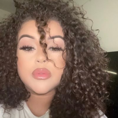 singer/ songwriter/business owner snap&insta: chantellmarzett my small business on insta @brown_sugar.sweetz