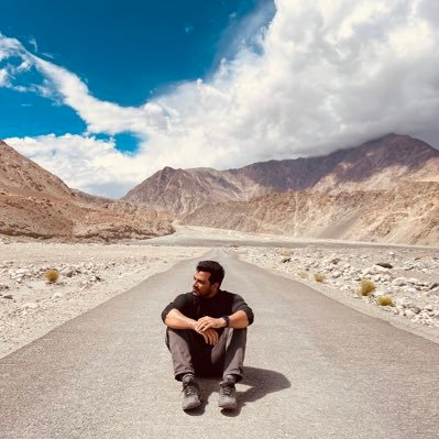 Yashodhan25's profile picture. Staff Engineer @WalmartLabs, previously @Razorpay | @newtonmailapp Android dev | Fullstack dev | Product guy Want to learn everything