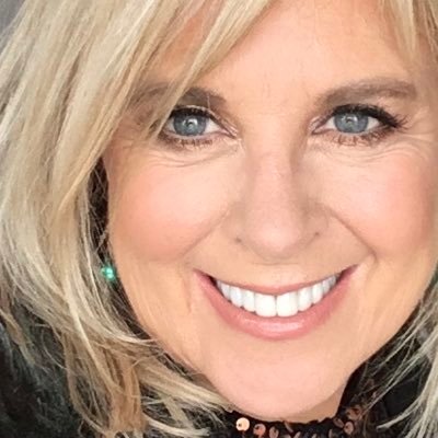 Celebrating the North. Host/speaker, discreet media trainer Chancellor @SalfordUni TV presenter https://t.co/8rV0ZRsNqI Winner of 2 BAFTAs