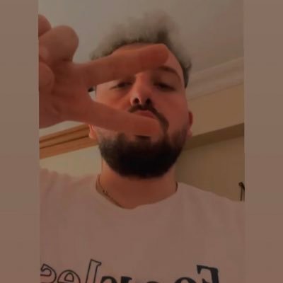 sizi iki yüzlü sanardım üçü gördüm şoktayım