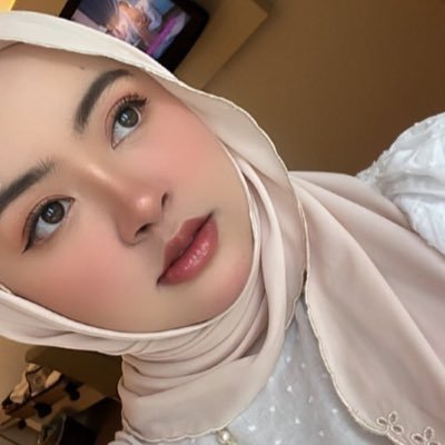 Owned @/byeymamaijat and a makeup artist. For any inquiry link on Bio. Gift/Paid review Dm. TW: I tweet random n mostly support women