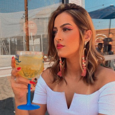 TainaPires9's profile picture. 23 • BH