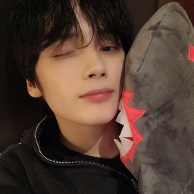 02MRTROBEN's profile picture. @piatoboy