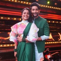 sumbultouqeer Khan (@akshadapawara) 's Twitter Profile