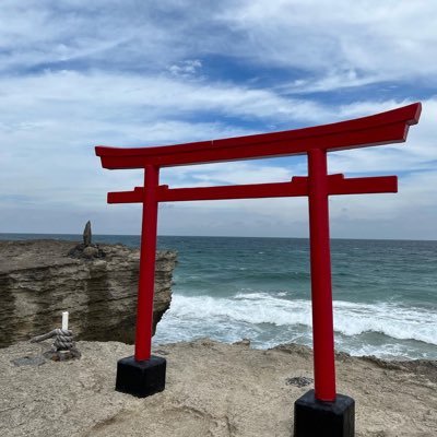 趣味のマンホールの蓋の写真集め、マンホールカード収集、ダムカード、お城スタンプラリー、神社仏閣巡り、御朱印などをメインにイベントや雑談も。行動型雑談つぶやきTwitterです。
