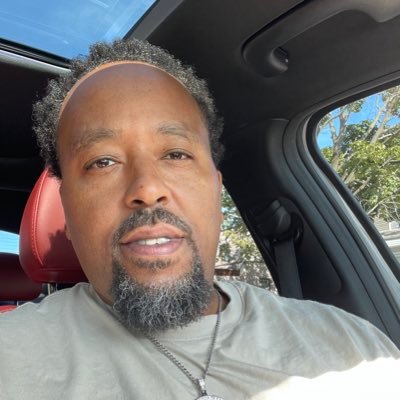 RoseTbasil's profile picture. 