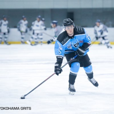 プロアイスホッケー選手🏒 横浜グリッツ＃5🇯🇵➡️🇷🇺➡️🇸🇪➡️🇩🇰 ➡️🇯🇵  税理士受験生☕️