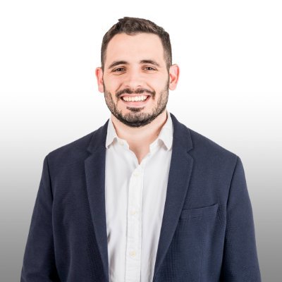 Me llamo Sebastián. Demócrata. Aurinegro. Detesto la corrupción. Hago política en @patriaquerida.