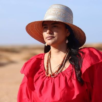 Soy una mujer visionaria, emprendedora, humana, innovadora, leal, comprometida con generar cambios positivos en comunidades y sectores sociales de la Guajira.