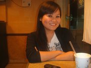 A cheerful foodie. Love the rain, sports and music.