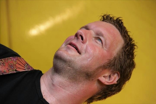 Zanger/Bassist bij The Heinoos