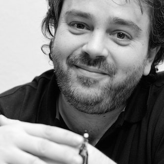 akaJumi's profile picture. Pensando en reinventarme antes de que lo haga una IA.