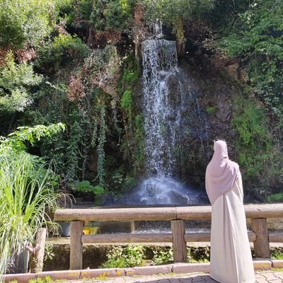 Medical retina & Uveitis fellow at @KKESHKSA طبيبة عيون 👁️ ﴿بَلِ اللَّهَ فَاعبُد وَكُن مِنَ الشّاكِرينَ﴾ 🌿 سبحان الله وبحمده .. سبحان الله العظيم 🤍