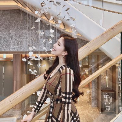 The future belongs to those who believe in the Beauty of their Dreams.........
Ur's
Joana Lim
