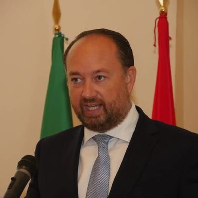 Secretario General de Universidades de la Junta de Andalucía. Profesor Titular de Derecho Civil de la Universidad de Almería.  Portavoz del PP de Almería