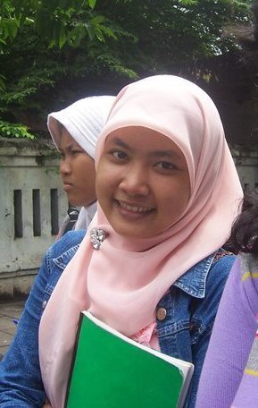 ayumintaka's profile picture. Jangan berdiri di depanku atau di belakangku. Tapi berdirilah disampingku