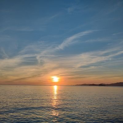70代。実のってはいないけれど、頭を垂れ穏やかに。神様・御天道様に、生かされていることに感謝。
新聞・TVには興味なくラジオを聴いています。
高田文夫氏・吉田拓郎氏・イルカさん・菊池桃子さん・八木亜希子さん・薬師丸ひろ子さん。
やはり日本がいい。