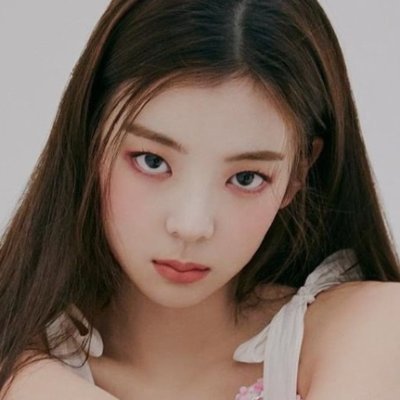 LiasXOXO_'s profile picture. midzy / spanish / DNI if itzy anti / GG Stan / in my AOA era ) / I love Roblox, maths and knitting c: