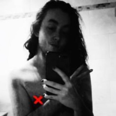 28|forever stuck in my emo phase|photographer|concert go-er|horror enthusiast|guitarist and avid gamer| 🕸 C❤️🔥