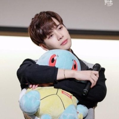 เมนเฮียแจ็ค รักยองแจ แม่น้องแบม ออมม่ายูคยอม นางเอกของจินยอง เป็นน้องของพี่มาร์ค เป็นเพื่อนรักของเจบี