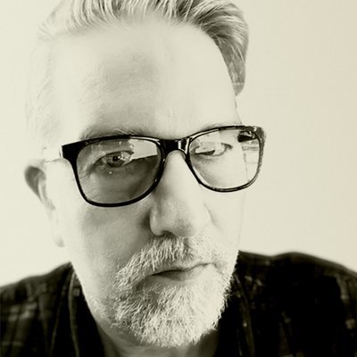 I am a Vancouver-based UX/UI visual designer who graduated art school (photography). I love to travel, read and discuss ideas. I believe in the present.