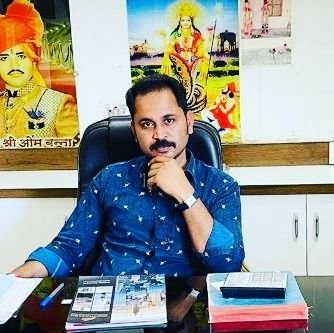 मंजिल पर पहुँच कर लिखूँगा इन रास्तो की मुस्किलो का जिक्र अभी तो बस आगे बढ़ने से फुरसत नही हैं । राठौड़....👏