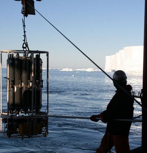 La spécialité ‘Océanographie et Environnements Marins’ a pour objectif de former des étudiants qualifiés dans es domaines de l’océanographie biologique