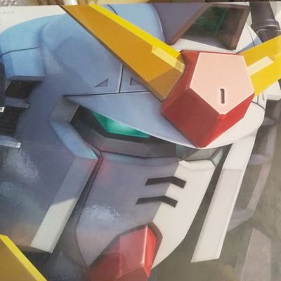 Apexやガンプラを手先不器用なりに作って遊んでる人。
（素組み）