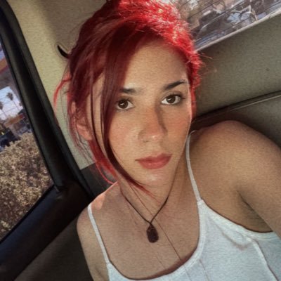 Vmagaliii's profile picture. 