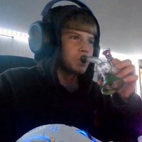 Scuz (@moonlitshanty) Twitter profile photo
