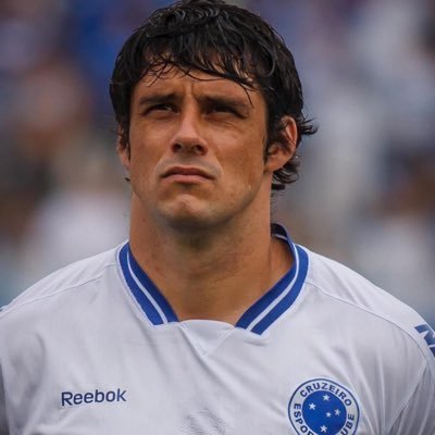 Ex-jogador do Cruzeiro e hoje só mais um torcedor.