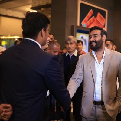 Son|Brother|Motivator & With a Vision of a Better Version of Myself.
||FilmyBuff🎥||SportsLover🏏⚽
||Strong Admirer Of Sir #AjayDevgn #SouravGanguly #ABD ||