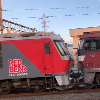 青森で貨物列車を撮影しているスマホ鉄の大学生です。基本貨物列車・コンテナ・弘南バスを中心に投稿しています。鉄道好きですが、弘南バスも好きです。特に貸切の日野セレガが好きです(三菱エアロエースも可)。新しければ新しいほど好きです(ナンバーが4桁であればなお好き)。
