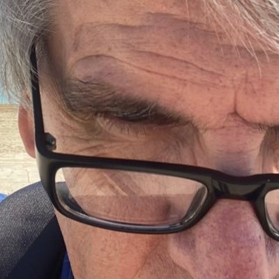 Leggo e cerco di imparare. Non necessariamente sui libri! Le crepe nelle foto sono quelle del terremoto. Agronomo. Attualmente impiegato @giustizia