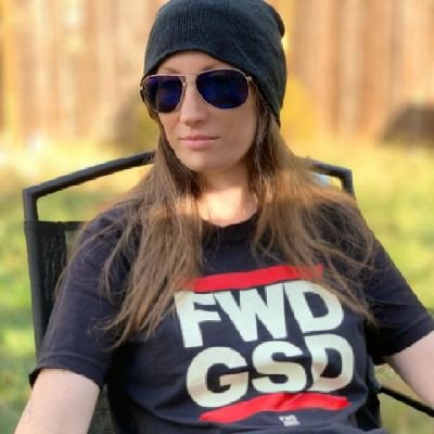 StudioZ | Digital Artist | AI Artist |  Creative Team | Team Z @Fwd_party

Get some SWAG ➡️ https://t.co/3OpTsnkfJP 

#ForwardParty #YangGang #UBI