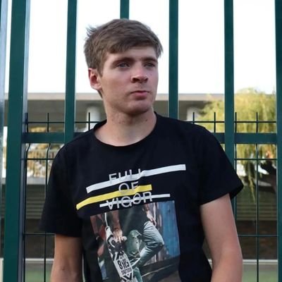 YouTuber mais conhecido por lovsky, tenho 19 anos neste momento ando a trabalhar para realizar meu sonho