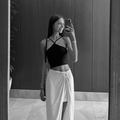 albaagom's profile picture. 🕊