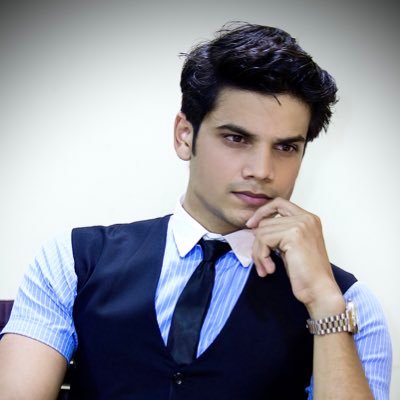 theravinpatel's profile picture. Artist