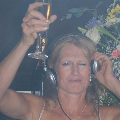 LynSnowdon's profile picture. 