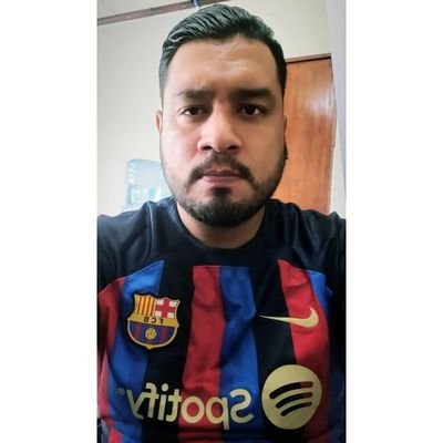 Futbolista aficionado, jugador y hasta DT amateur; pero apasionado. Aliancista al x 1000 Serio y medio sociable. Pues Aquí un poco mas de mi.