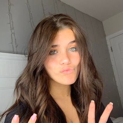 im 21 Stan list: @nessabarrett, @madisonbeer zodiac sign: Virgo ♍️ fan account