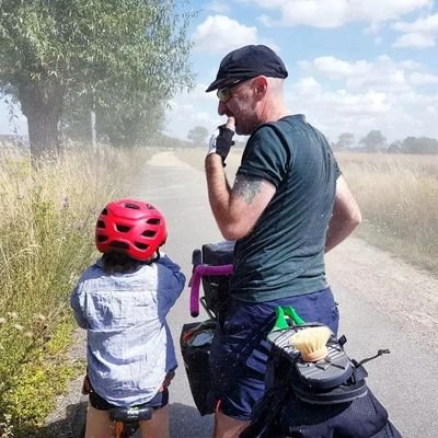 Dad to Arthur & partner to Alex 🇬🇧🇸🇪 #cycling #familybikepacking #bikesontrains #carfree #flightfree #sustainabletransport.