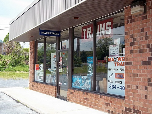 Maxwell Trains has served the Central Pennsylvania Model Railroading enthusiasts for over 20 years. Find us on eBay: derrytrains