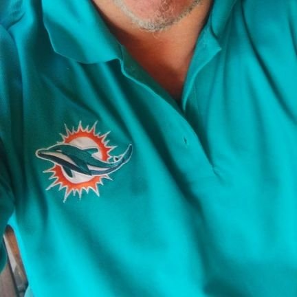 Love the Dolphins. Love the Noles. Devout Grandpa. Anything Florida related I LOVE, especially South Florida https://t.co/weYhuts05A smack. Army Vet. In it to w