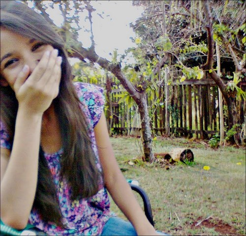 sou extrovertida ao extremo amo minha vida
amo o que eu faço(nada)ashasausha
amoo todoss!!(que me ame é claro)