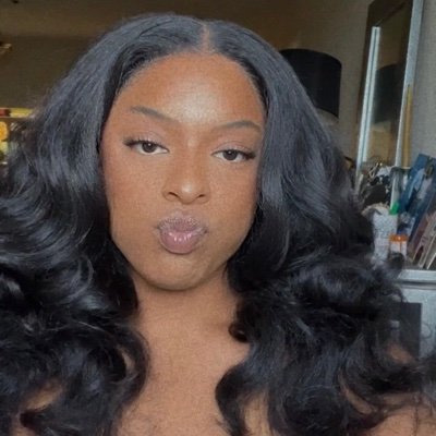 camera woman. cinematic storyteller. music videos are my 🤎 dmv. ✨ IG: mayaindigo - filmsbyindigo