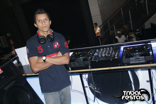 DeeJay (e-music lover)