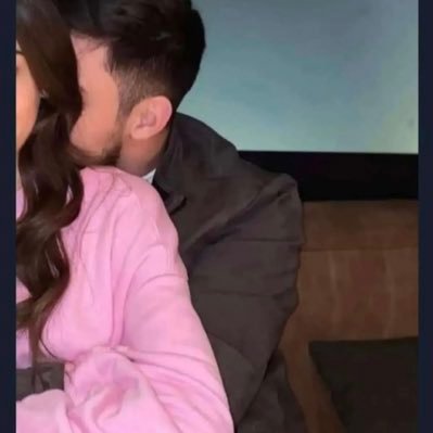 - متميزه في زين طبع وجه مملوح فارقه عن غيرها وفارقه عن جيلها ..